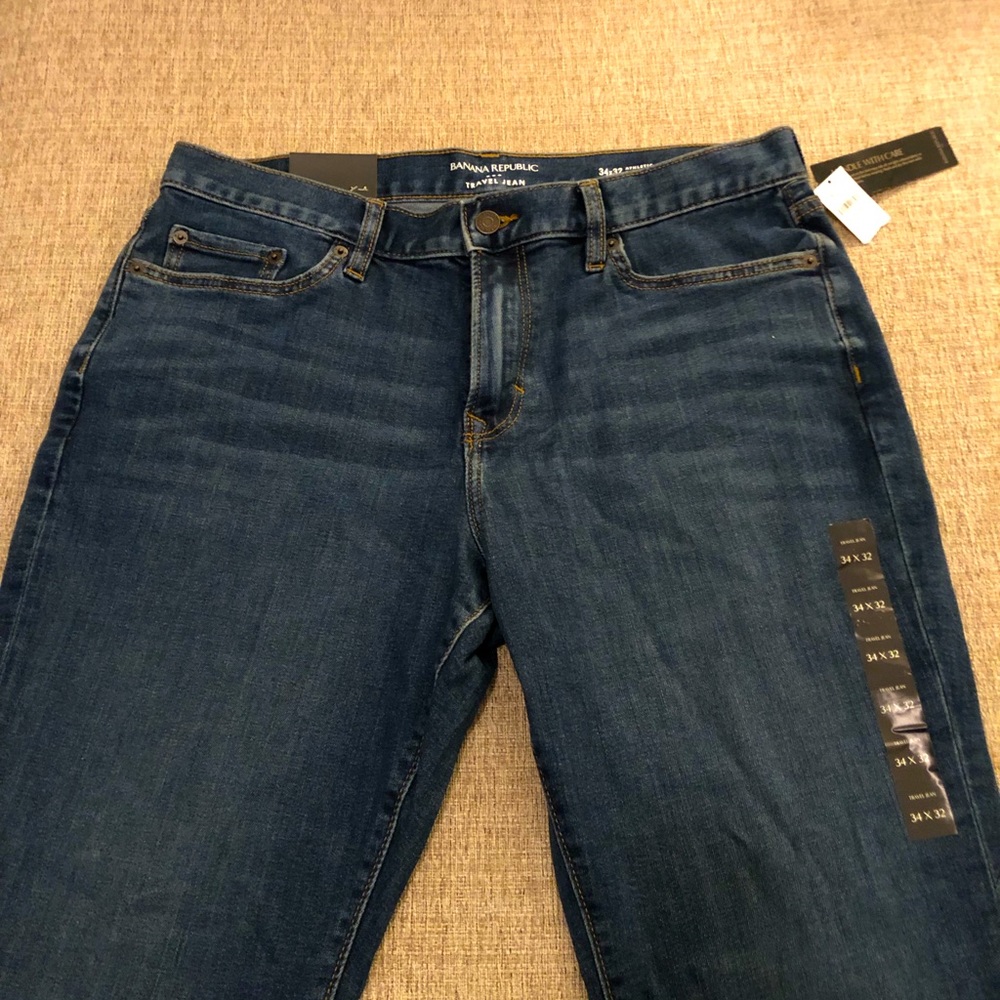 Banana Republic Traveler Athletic Fit Jeans - 34x32. New!